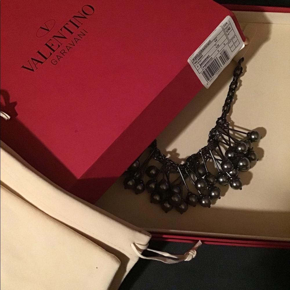 Valentino Garavani pearl beaded necklace black - Picture 8 of 9